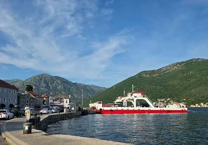 Trajektom Kamenari–Lepetane od januara prevezeno 912 hiljada vozila