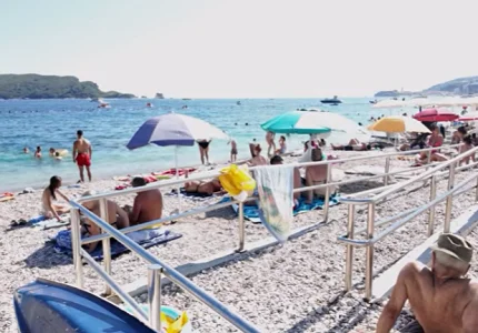 Rampa za osobe sa invaliditetom na Slovenskoj plaži nefunkcionalna i prepuštena zaboravu