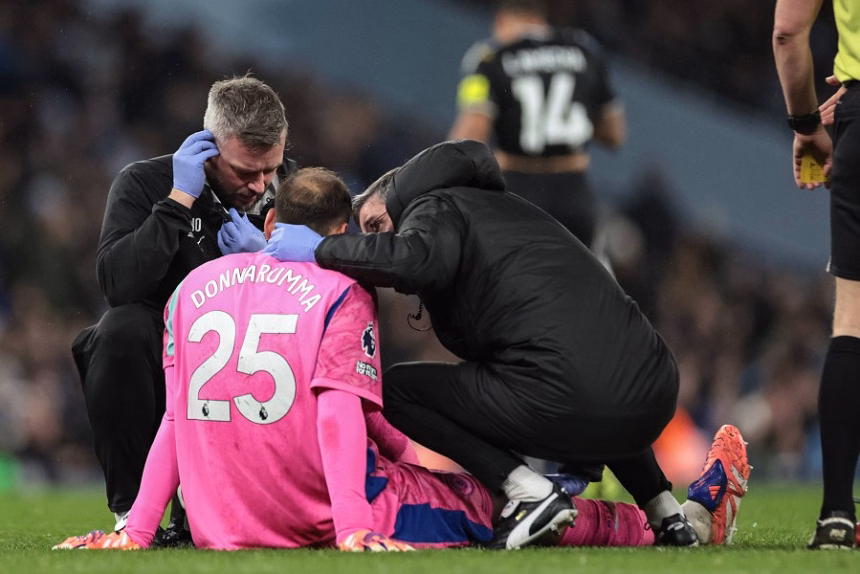 Sporna situacija na duelu sa Lidsom - da li je Donaruma bio povrijeđen? (foto: Guliver/IMAGO/Mark Cosgrove/News Images; )